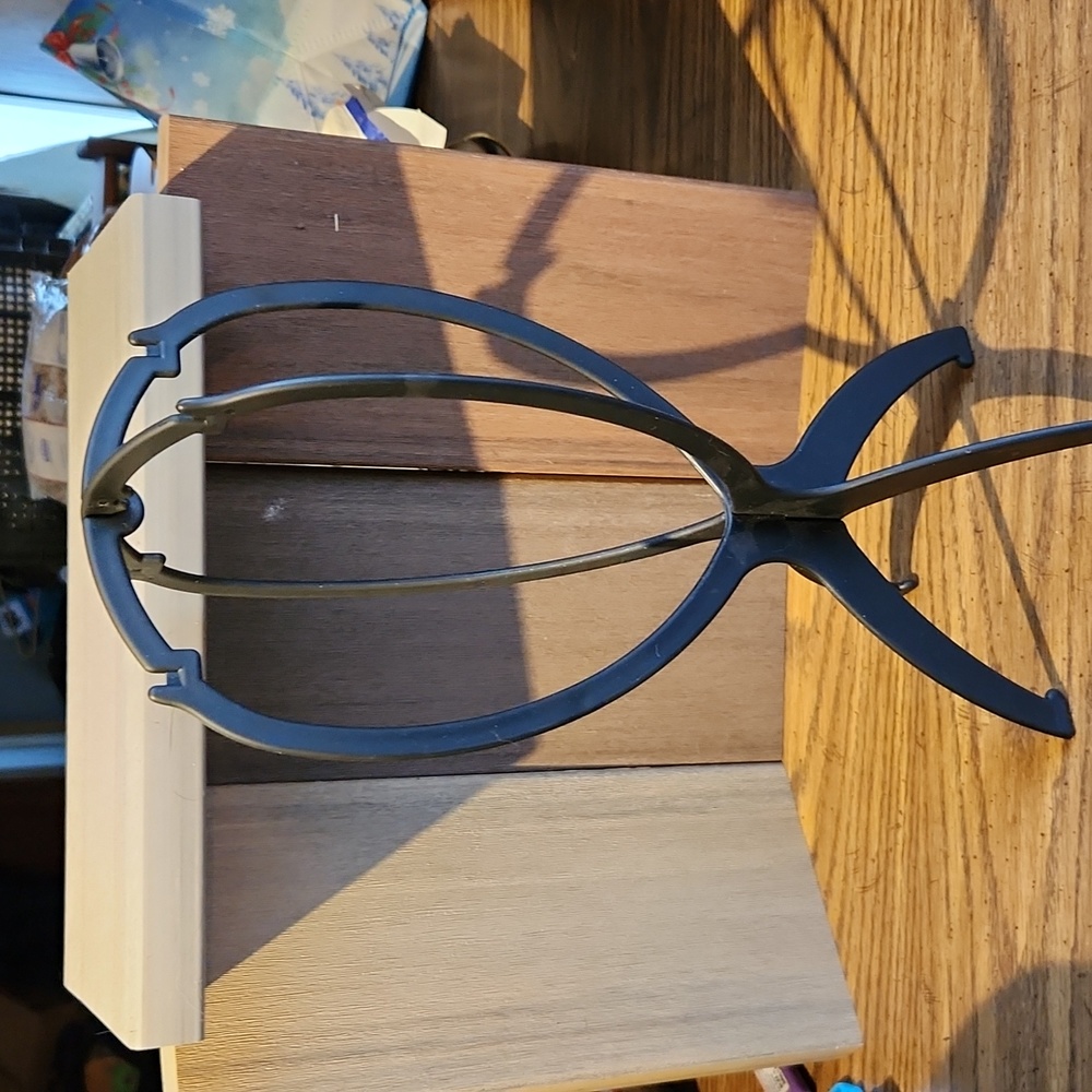 Wig stand